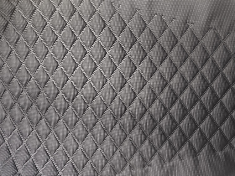 Máquina de soldadura de plástico de alta frecuencia con mesa deslizante.  