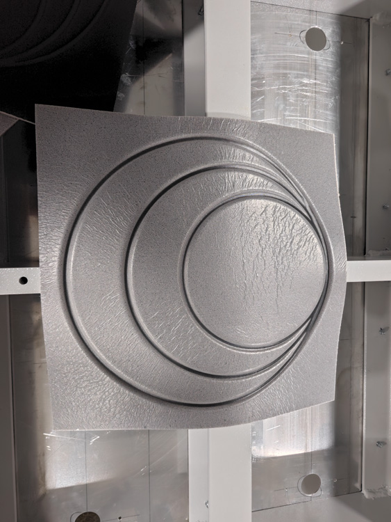 Máquina de soldadura de plástico de alta frecuencia con mesa deslizante.  