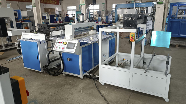 Máquina automática de alta frecuencia para fabricación de bolsas.  
